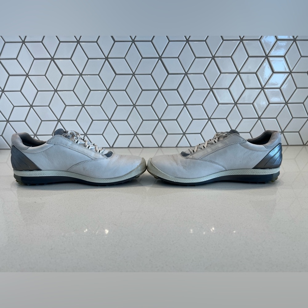 Ecco Women’s Golf Shoes SIZE 7 - Picture 9 of 11